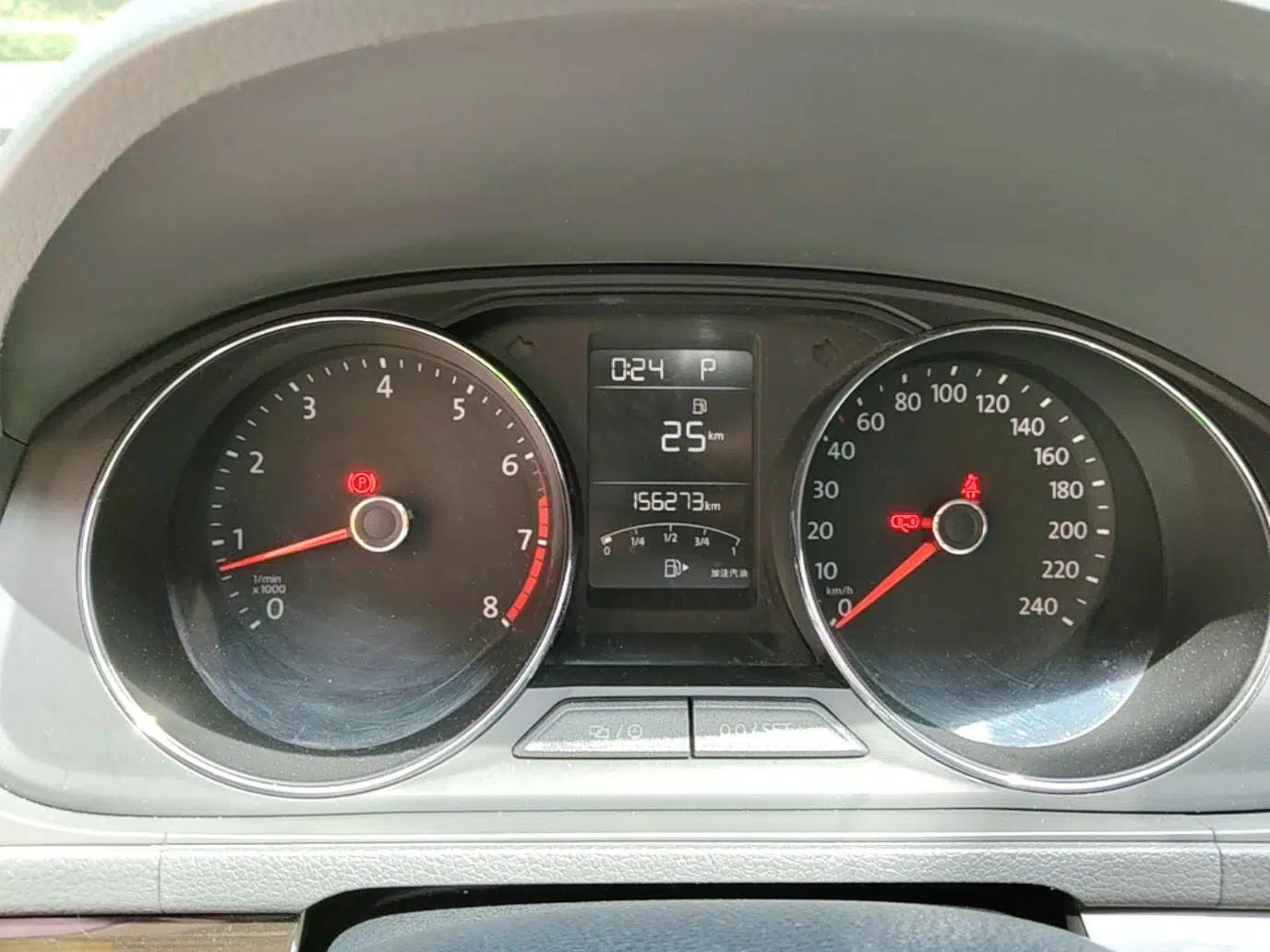 Volkswagen Gran Lavida 2015 230TSI DSG Comfort Edition — миниатюра 15