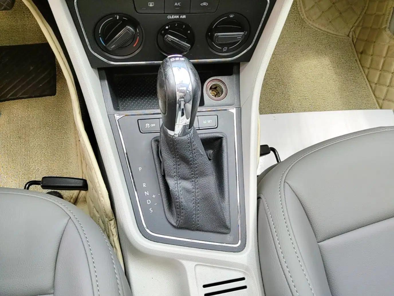 Volkswagen Gran Lavida 2015 230TSI DSG Comfort Edition — миниатюра 17