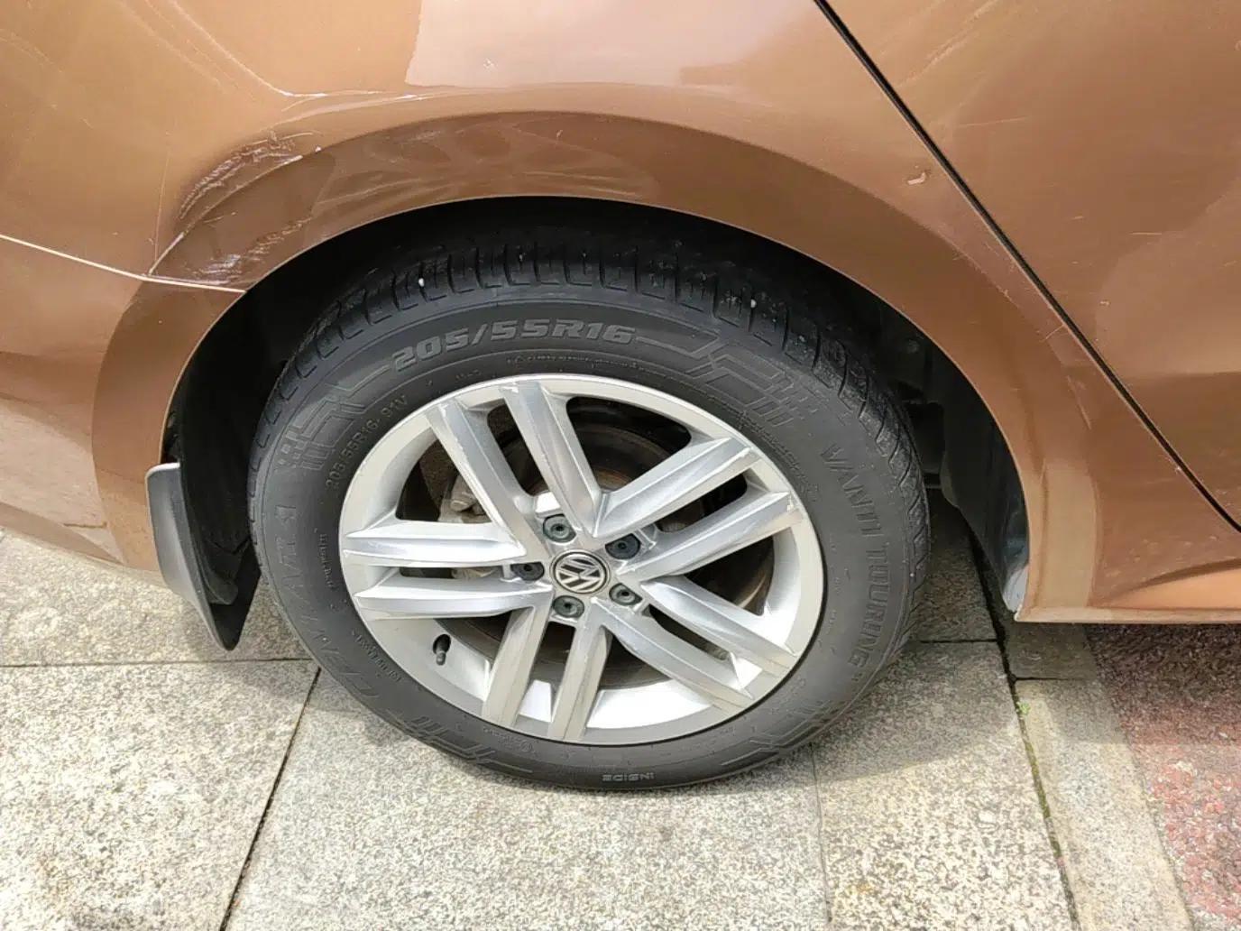 Volkswagen Gran Lavida 2015 230TSI DSG Comfort Edition — миниатюра 10