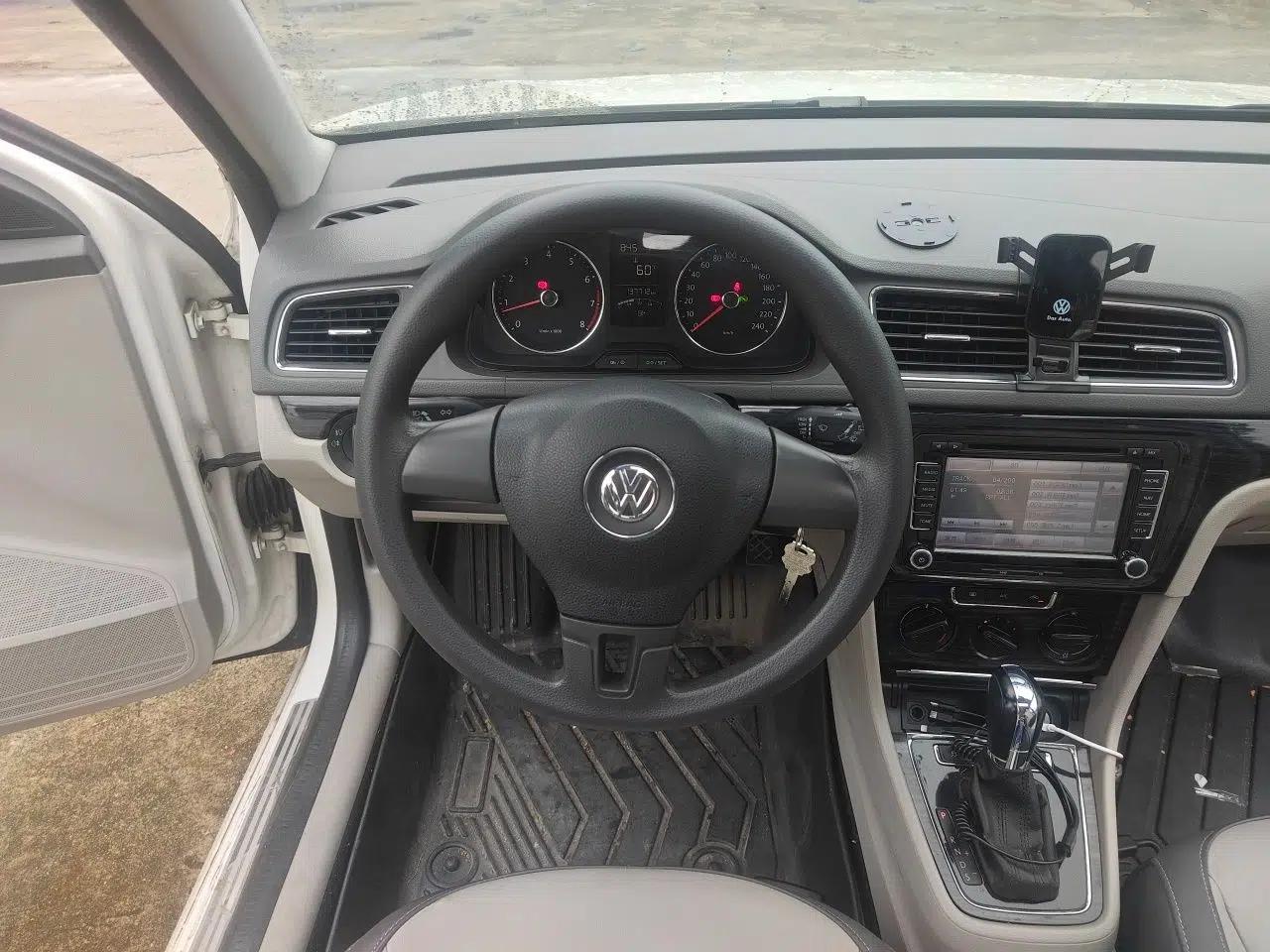 Volkswagen Gran Lavida 2013 1.6L Automatic Comfort Model — миниатюра 11