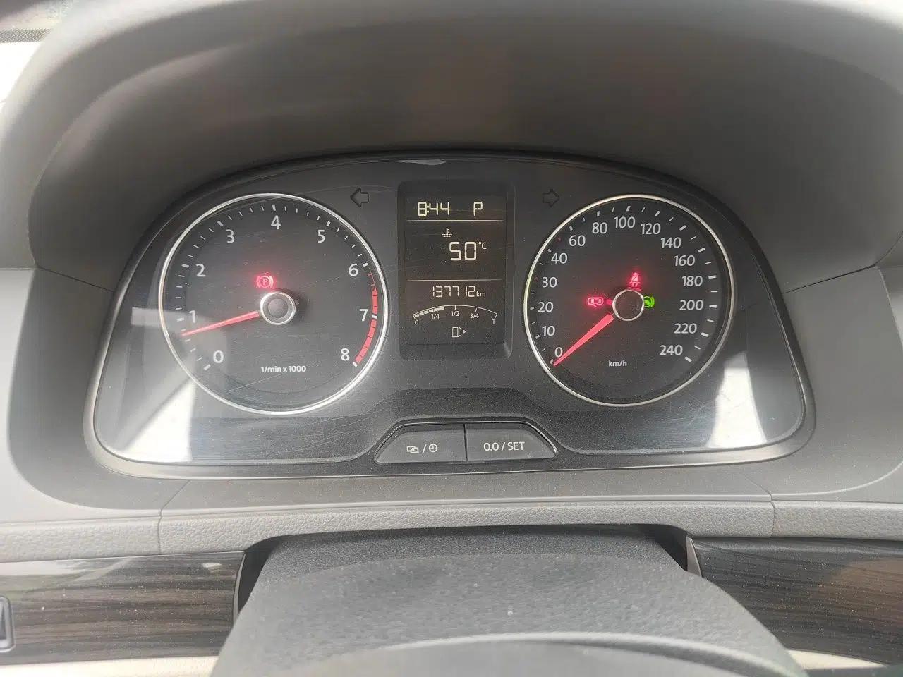 Volkswagen Gran Lavida 2013 1.6L Automatic Comfort Model — миниатюра 12