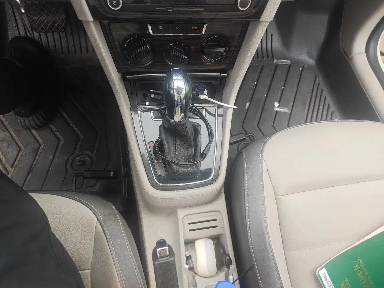Volkswagen Gran Lavida 2013 1.6L Automatic Comfort Model — миниатюра 15