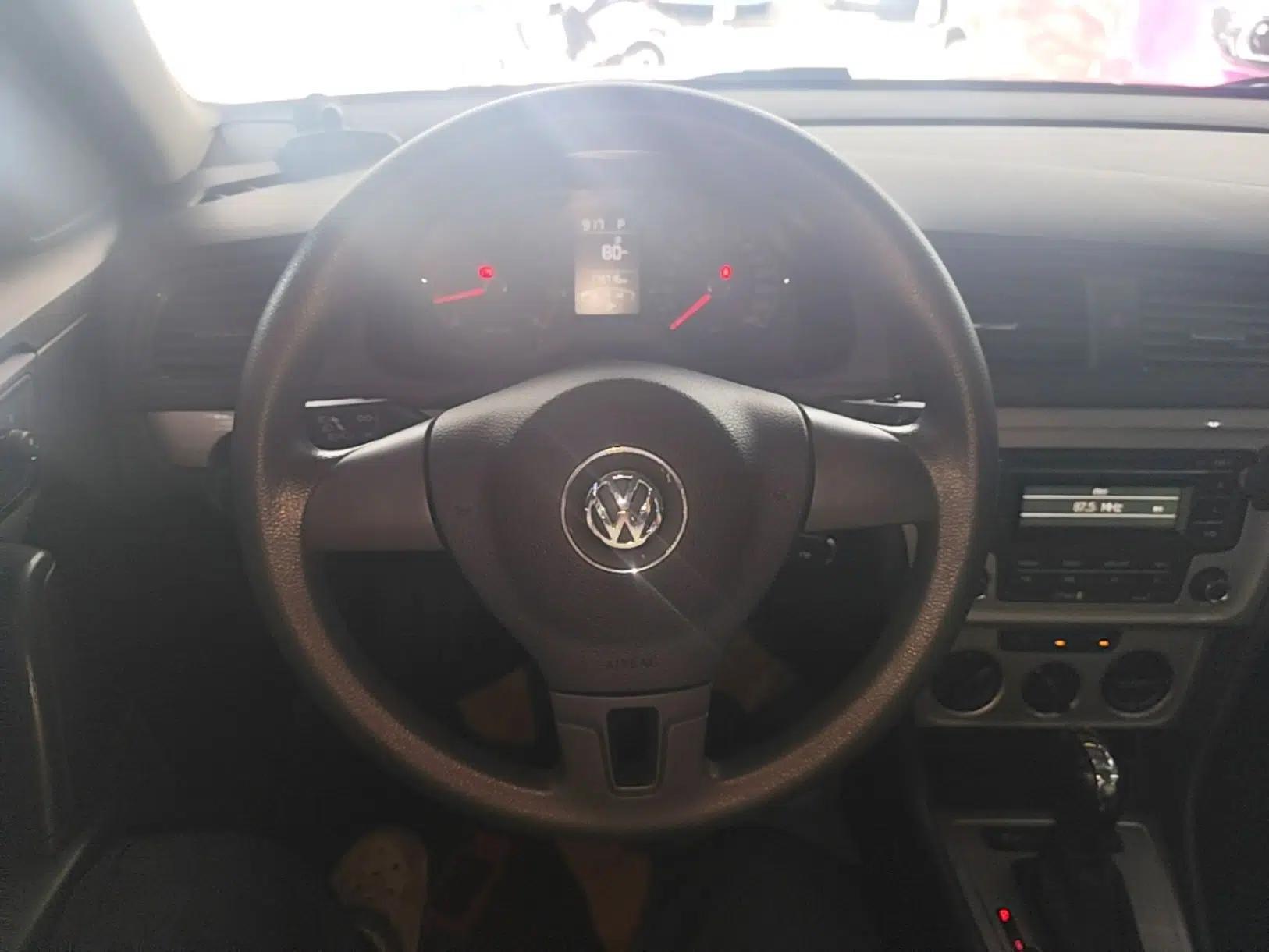 Volkswagen Gran Lavida 2013 1.6L Automatic Fashion Model — миниатюра 11