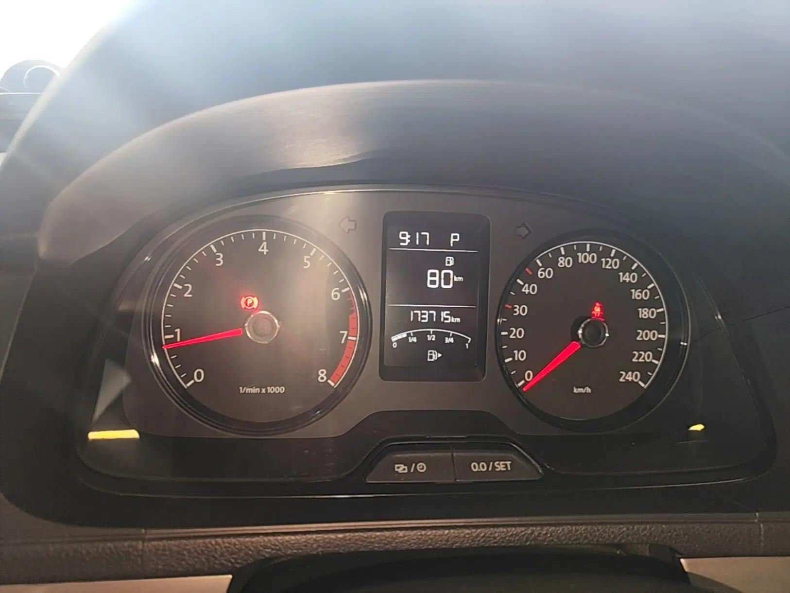 Volkswagen Gran Lavida 2013 1.6L Automatic Fashion Model — миниатюра 12