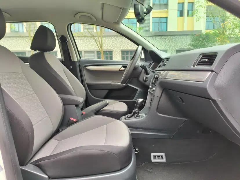 Volkswagen Gran Lavida 2013 1.6L Automatic Fashion Model — миниатюра 18