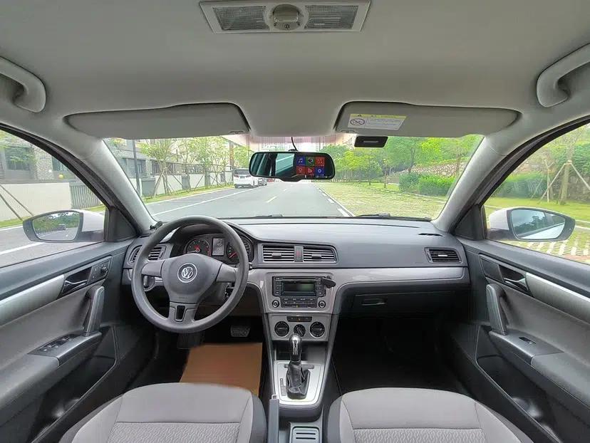 Volkswagen Gran Lavida 2013 1.6L Automatic Fashion Model — миниатюра 21