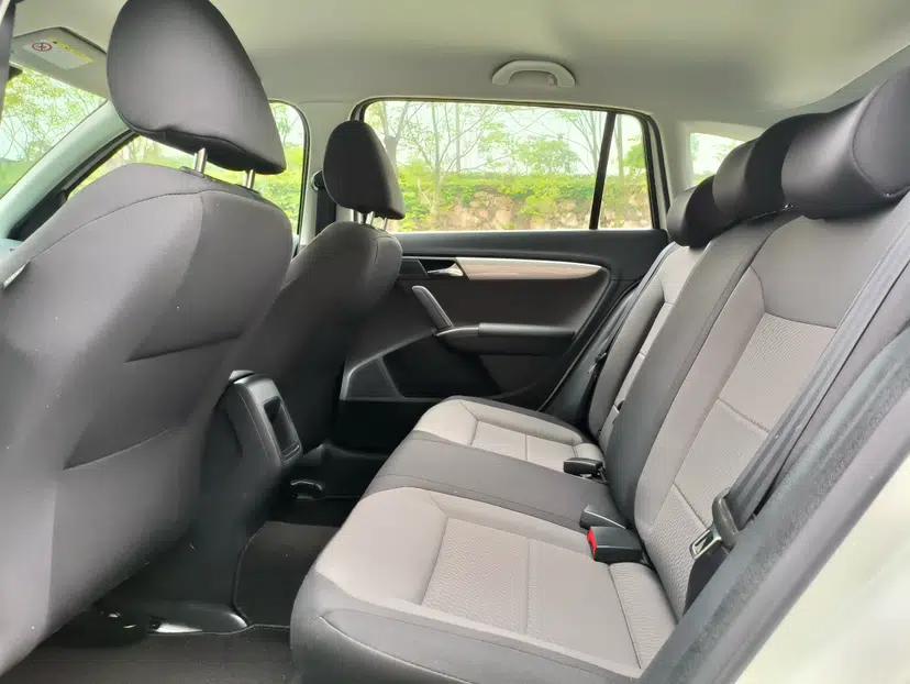 Volkswagen Gran Lavida 2013 1.6L Automatic Fashion Model — миниатюра 23