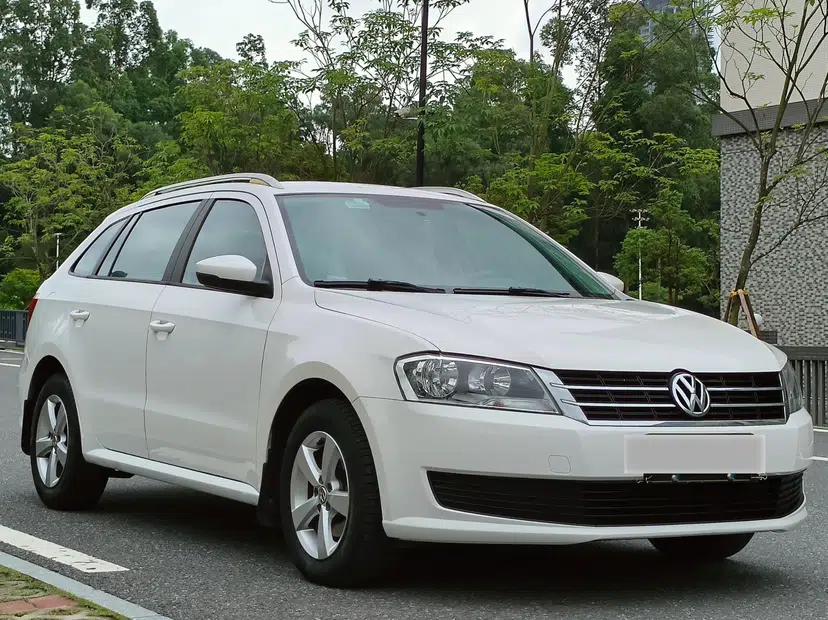 Volkswagen Gran Lavida 2013 1.6L Automatic Fashion Model — миниатюра 6