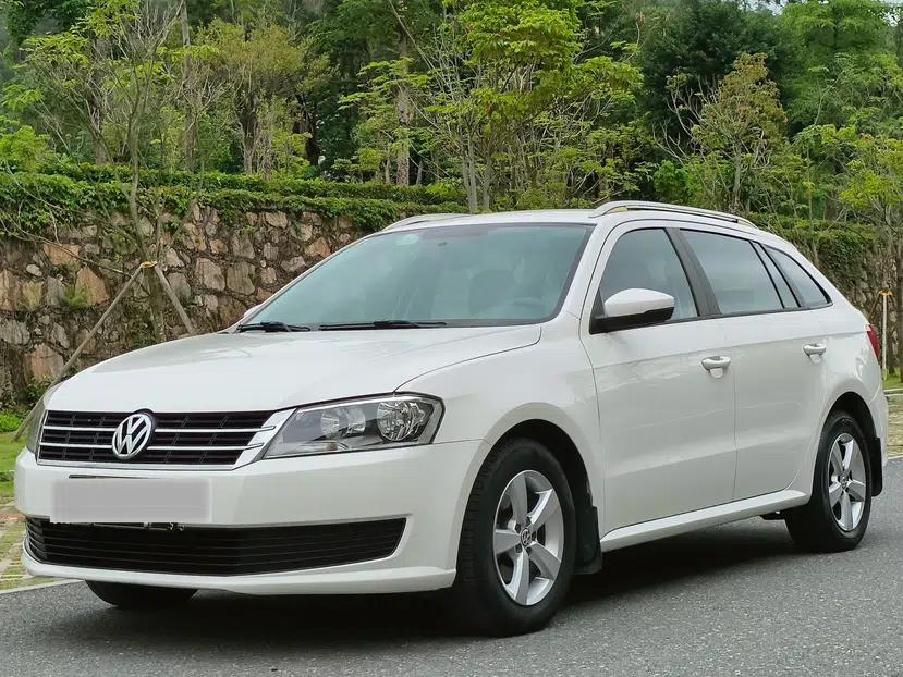 Volkswagen Gran Lavida 2013 1.6L Automatic Fashion Model — миниатюра 7