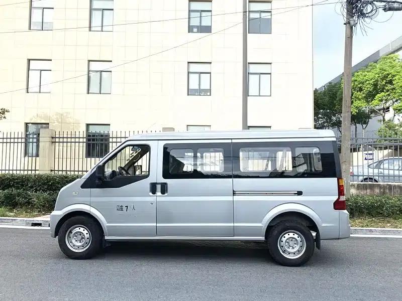Dongfeng Xiaokang C37 2015 Model 1.5L Classic II DK15-06 — миниатюра 3