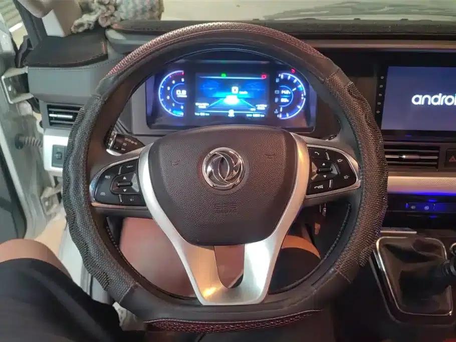 Yufeng 2023 V9+ 2.0T Manual Front-Wheel Drive Multi-Functional Short Wheelbase Low Roof 5/6 Seat — миниатюра 15