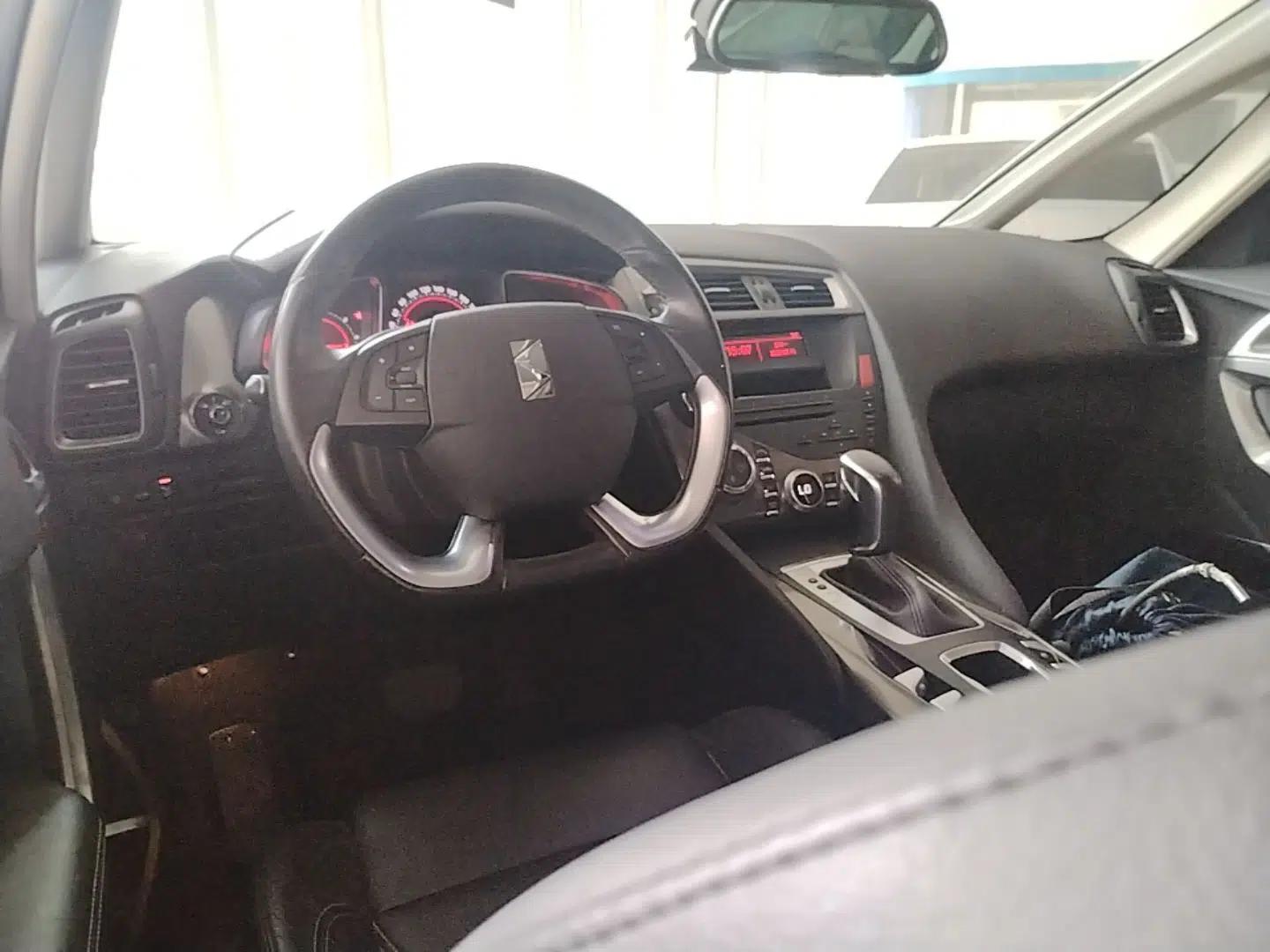 DS 5 2015 1.6T Elegant Edition THP160 — миниатюра 12