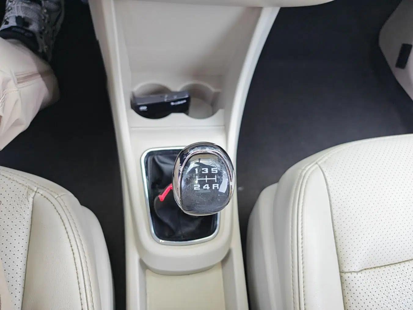 Dongfeng Aeolus A60 2016 1.5L Manual Luxury Version — миниатюра 17