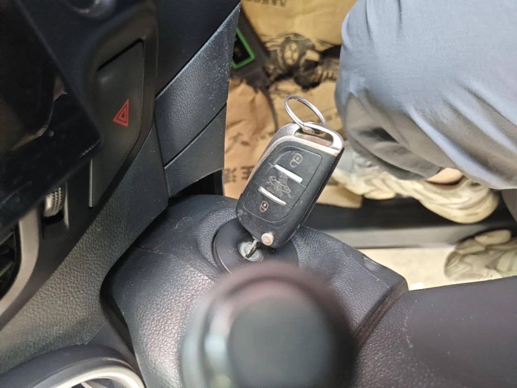 Dongfeng Aeolus AX3 2016 1.5L Manual Shangkue Model — миниатюра 12