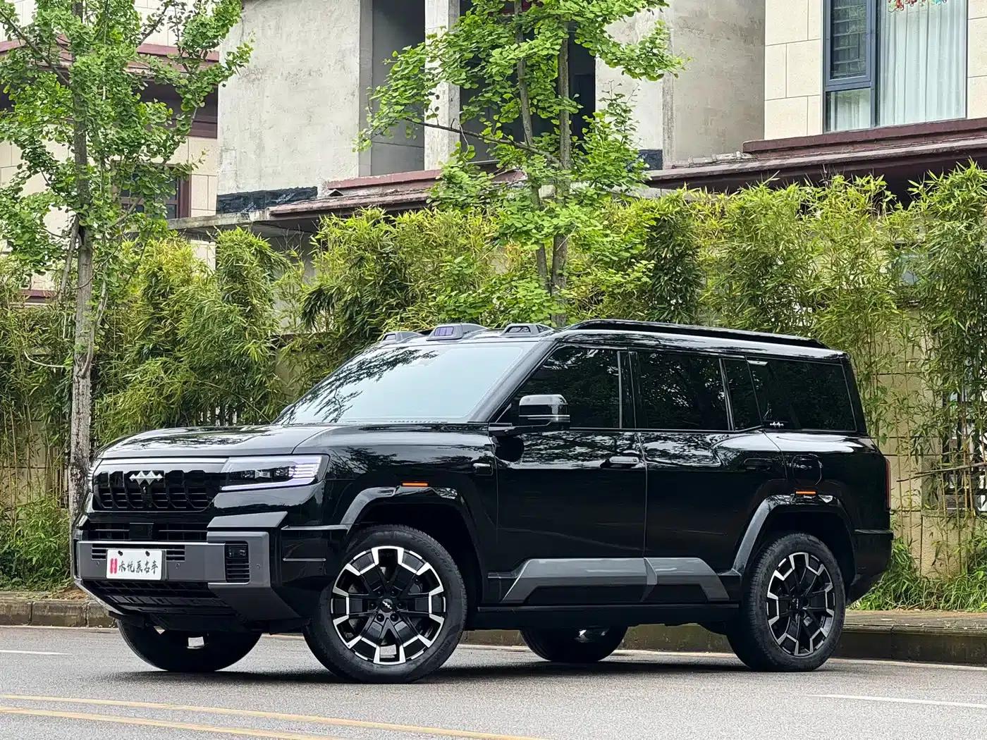 Leopard 8 2025 Smart & Brave Flagship Edition 7-Seater — миниатюра 1