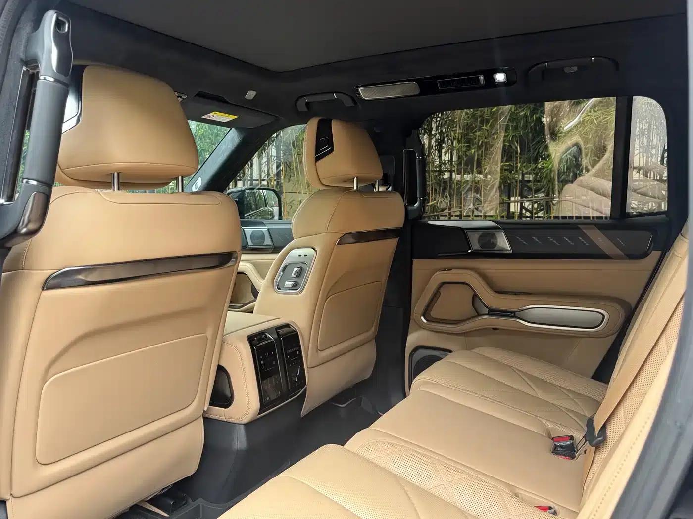 Leopard 8 2025 Smart & Brave Flagship Edition 7-Seater — миниатюра 9