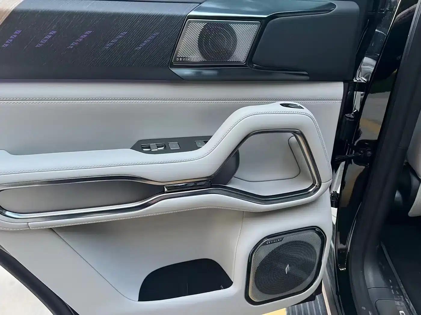 Leopard 8 2025 Smart & Brave Flagship Edition 5-seater — миниатюра 4