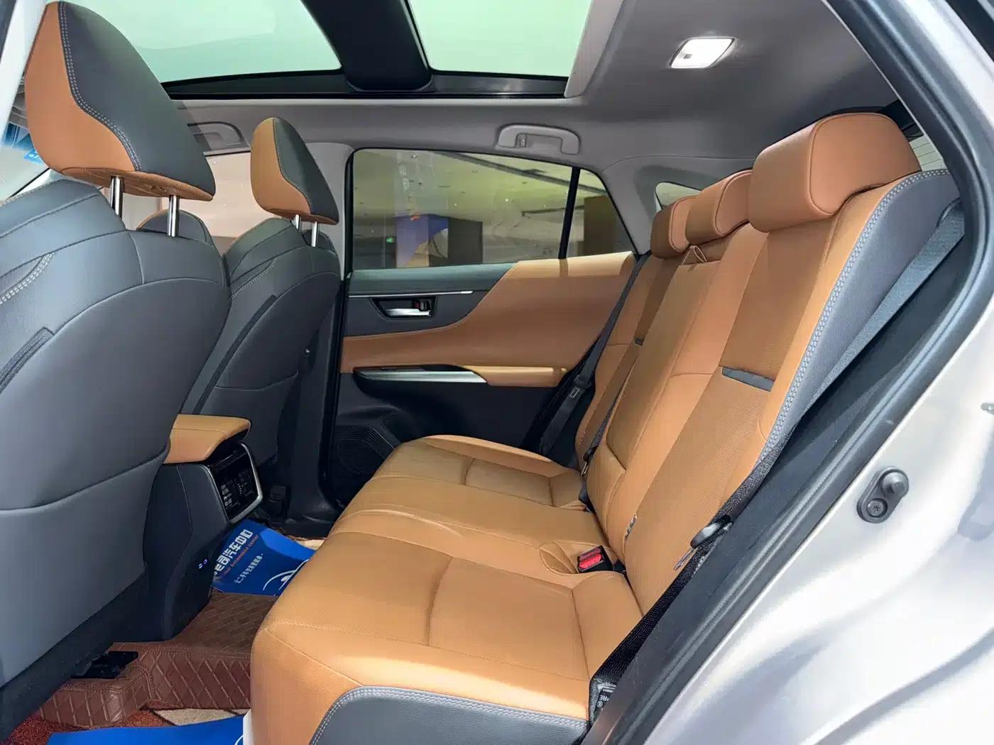 Venza 2022 2.0L CVT 4WD Supreme Edition — миниатюра 19