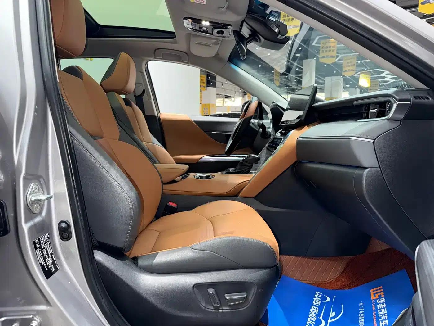 Venza 2022 2.0L CVT 4WD Supreme Edition — миниатюра 23