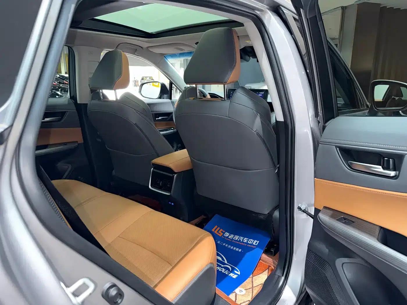 Venza 2022 2.0L CVT 4WD Supreme Edition — миниатюра 25