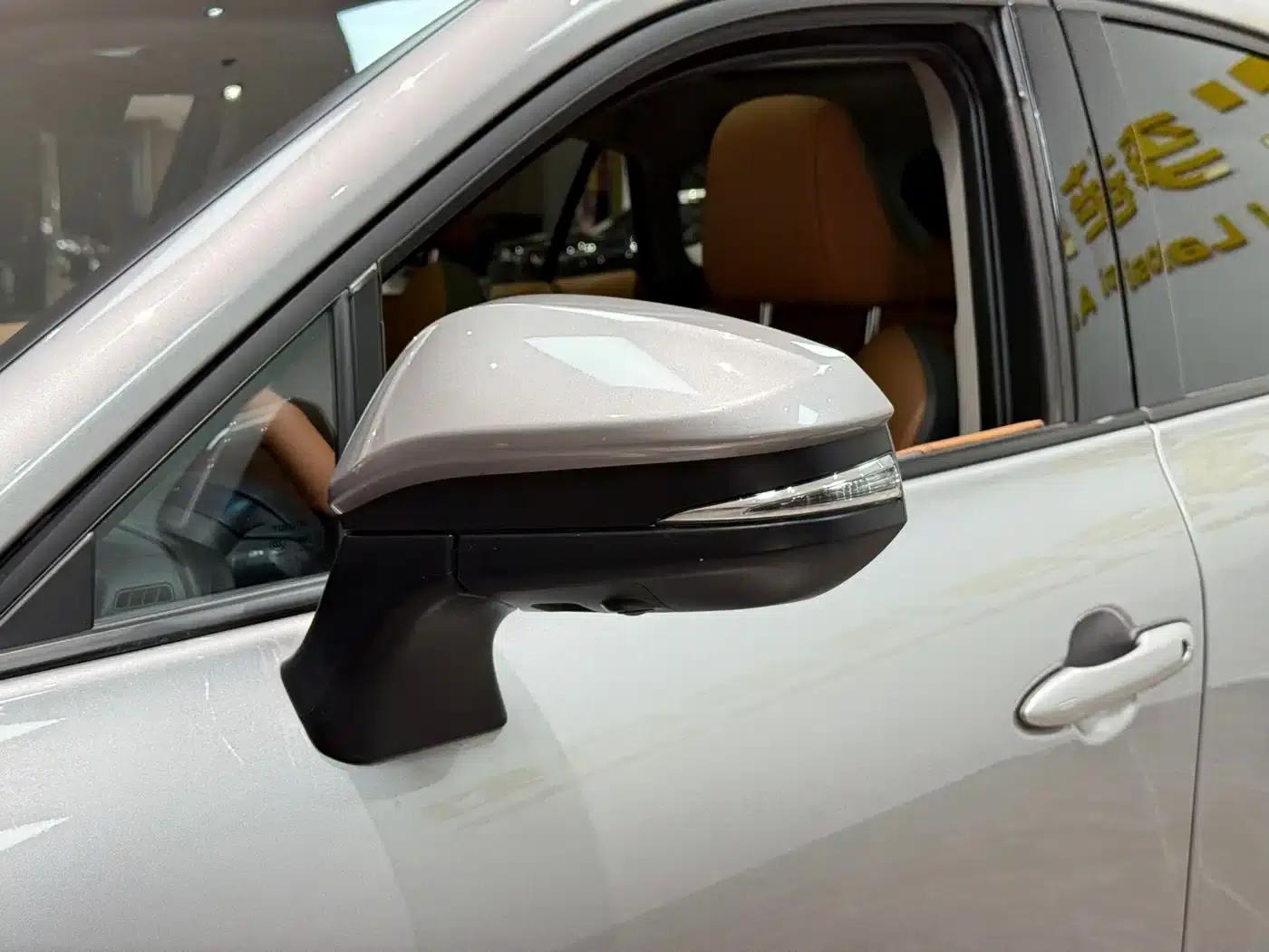 Venza 2022 2.0L CVT 4WD Supreme Edition — миниатюра 28