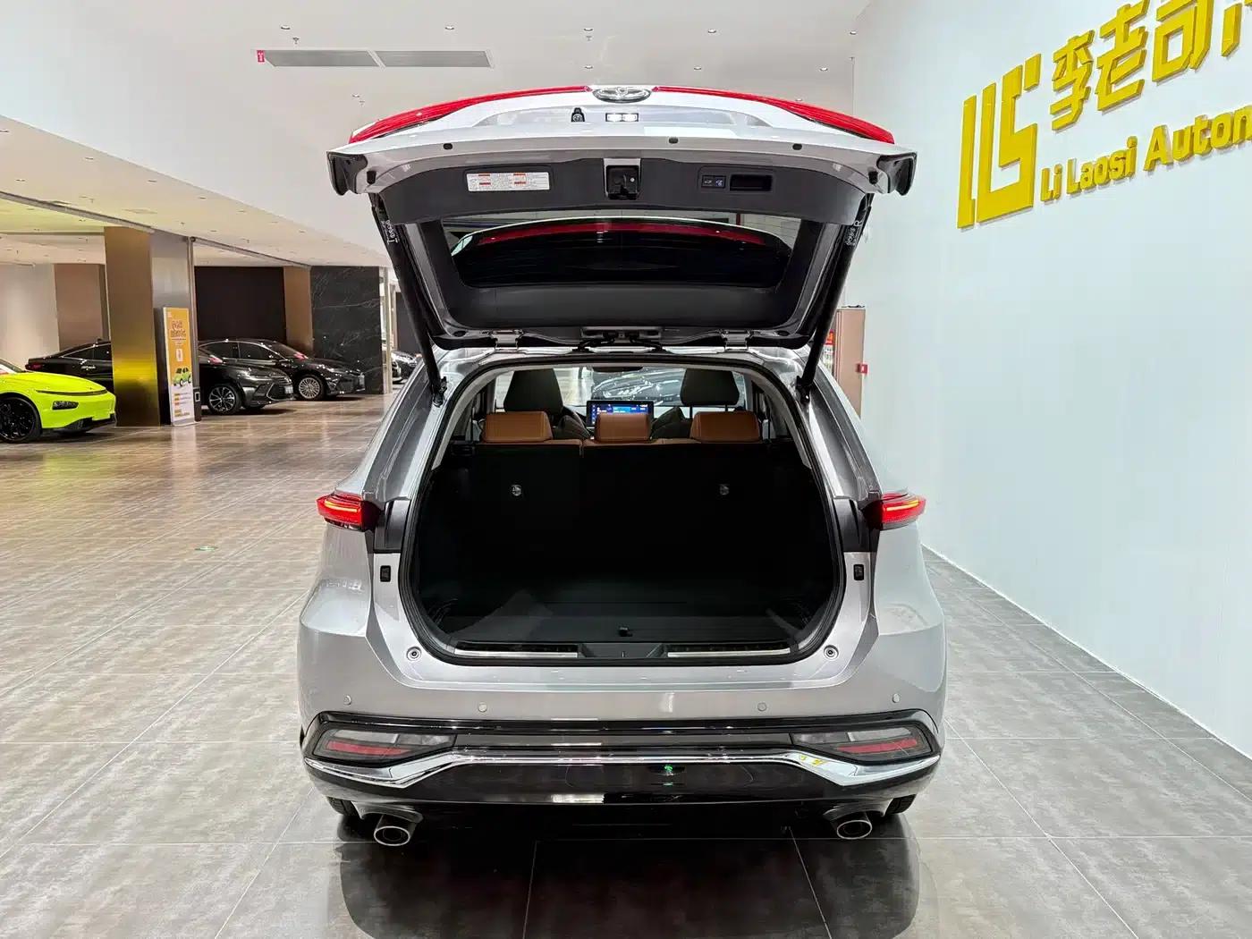 Venza 2022 2.0L CVT 4WD Supreme Edition — миниатюра 30