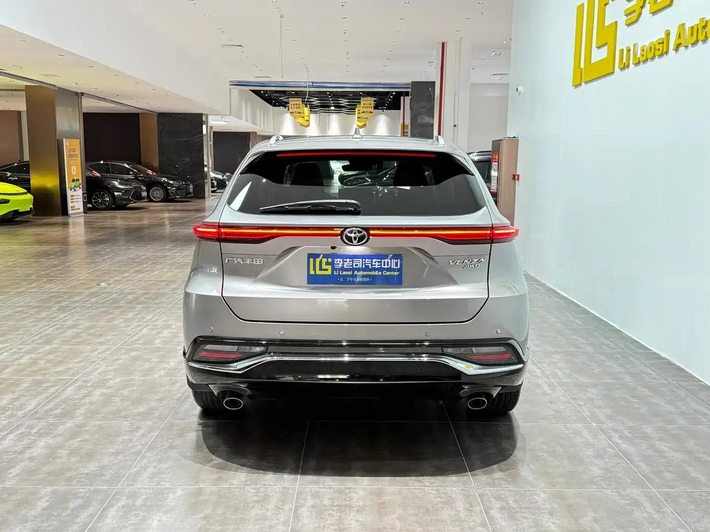 Venza 2022 2.0L CVT 4WD Supreme Edition — миниатюра 6