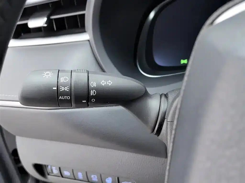 Venza 2022 2.0L CVT 4WD Supreme Edition — миниатюра 21
