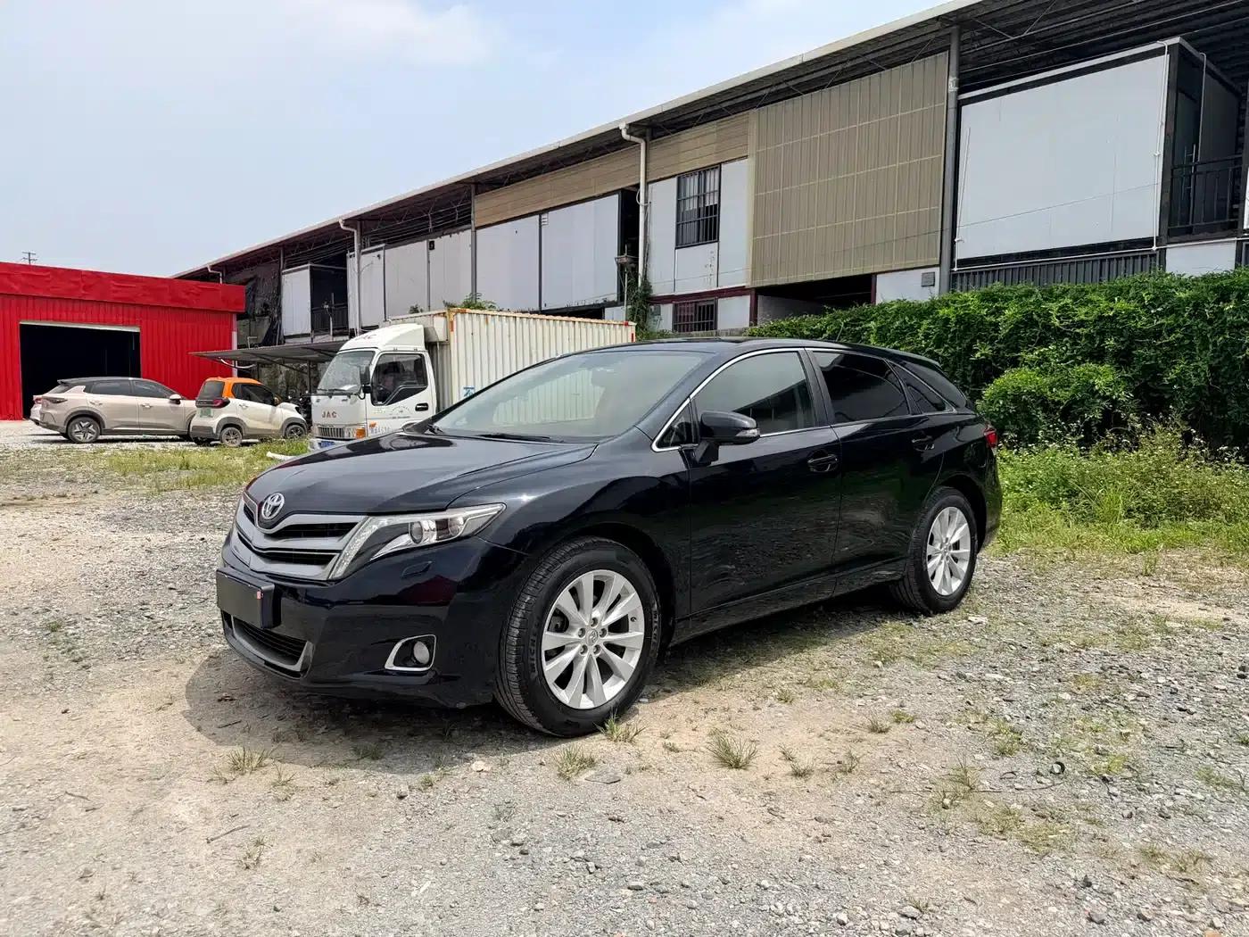 Imported 2013 Venza 2.7L 2WD Luxury Edition — миниатюра 1
