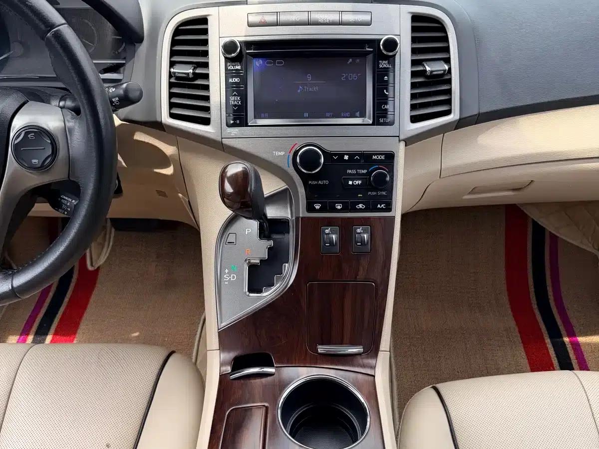 Imported 2013 Venza 2.7L 2WD Luxury Edition — миниатюра 16