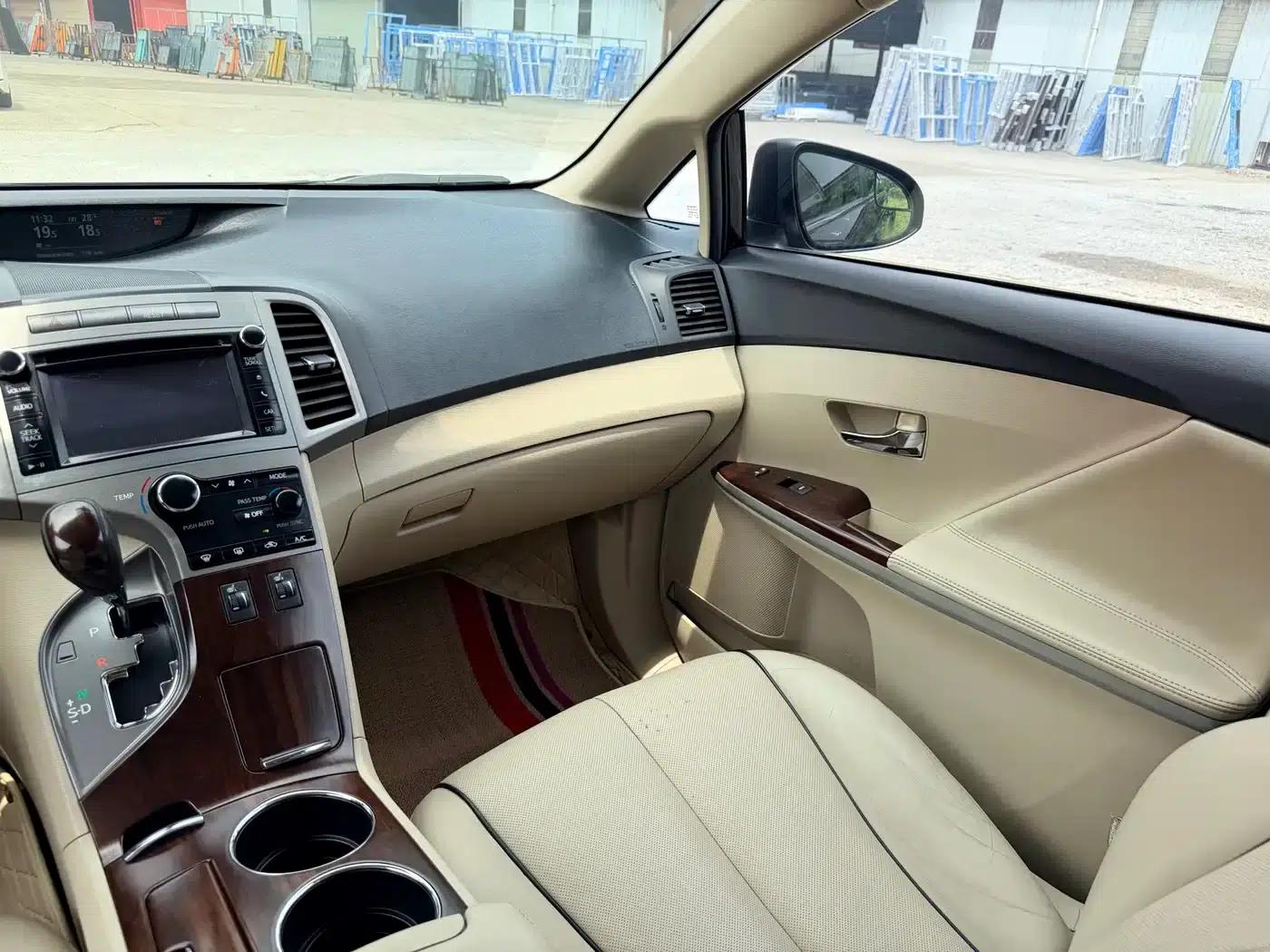 Imported 2013 Venza 2.7L 2WD Luxury Edition — миниатюра 17
