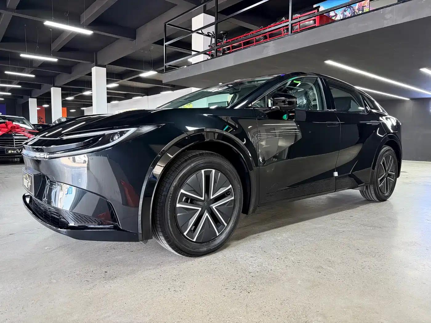 Toyota BZ5 2025 550 JOY — миниатюра 2