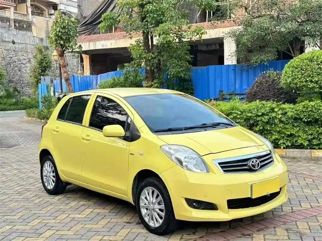 2011 Toyota Yaris 1.6E Automatic Dynamic Edition — миниатюра 3