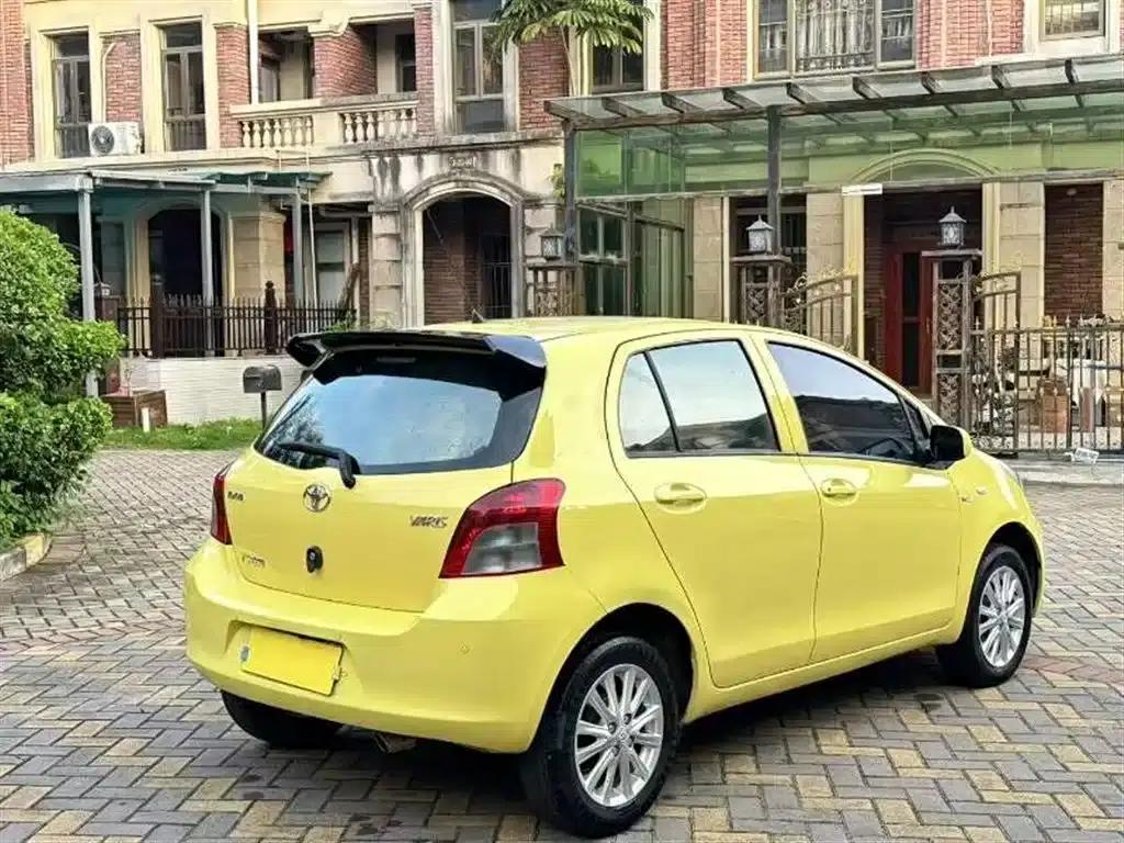 2011 Toyota Yaris 1.6E Automatic Dynamic Edition — миниатюра 4