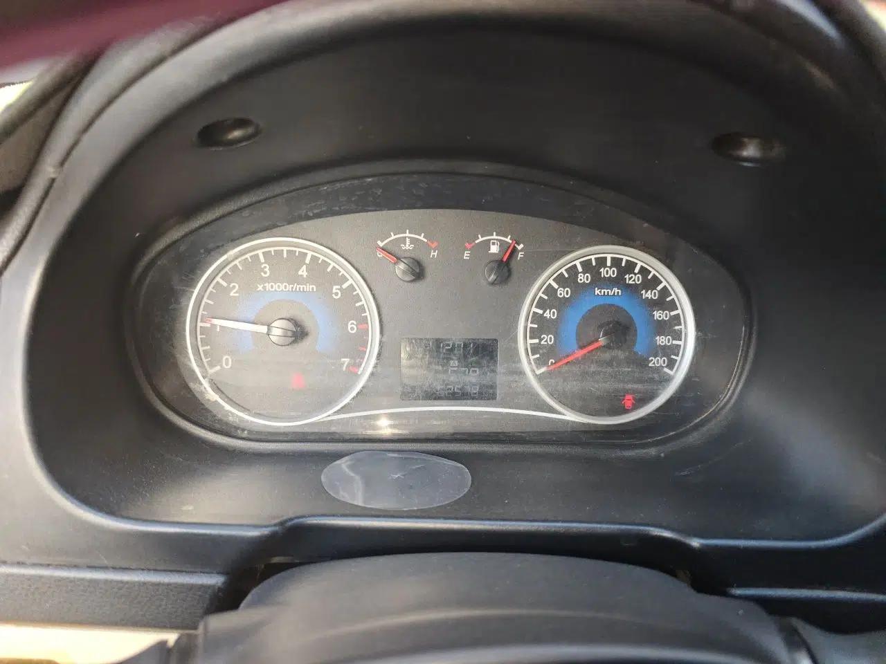 Dongfeng Fengon 350 2014 1.5L Manual Base Version — миниатюра 12