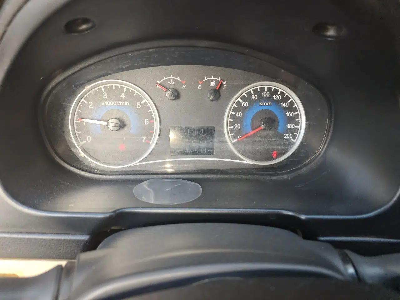 Dongfeng Fengon 350 2014 1.5L Manual Base Version — миниатюра 13