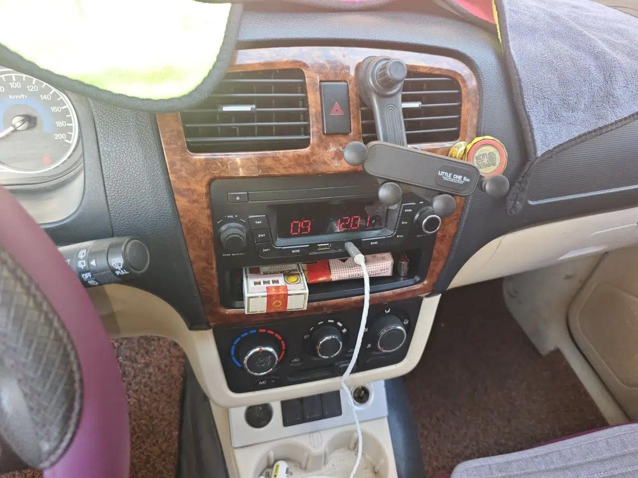 Dongfeng Fengon 350 2014 1.5L Manual Base Version — миниатюра 14