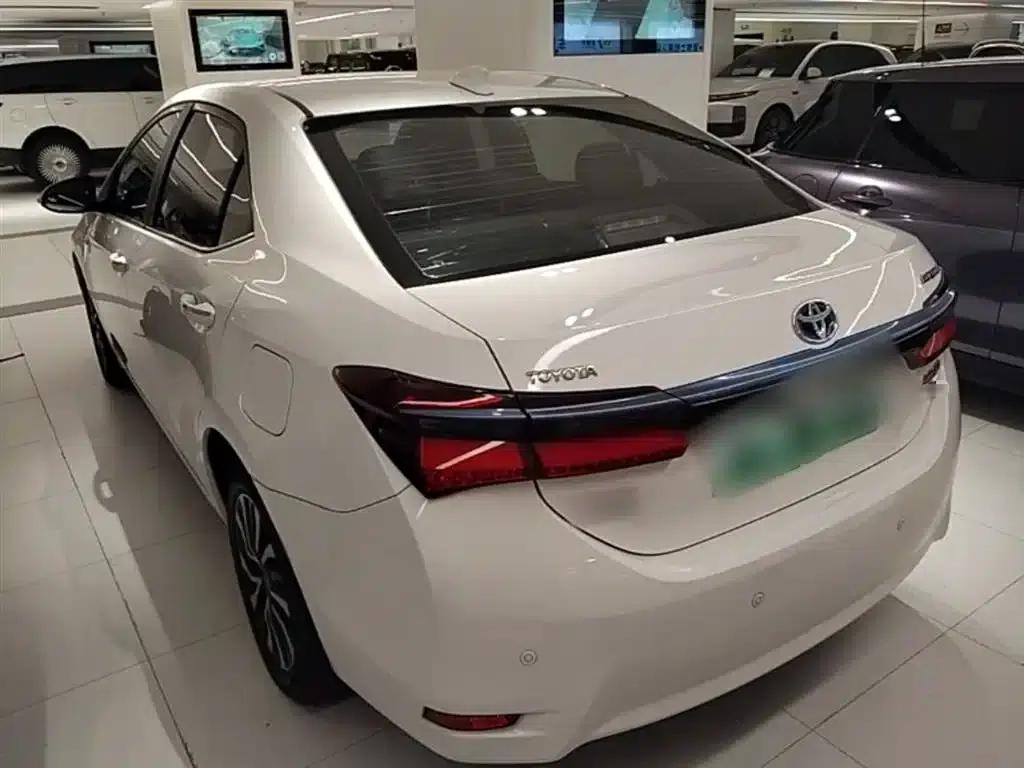 Corolla Hybrid E+ 2019 1.8L E-CVT Leading Edition — миниатюра 5