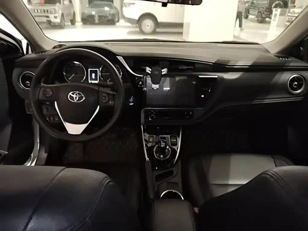 Corolla Hybrid E+ 2019 1.8L E-CVT Leading Edition — миниатюра 10