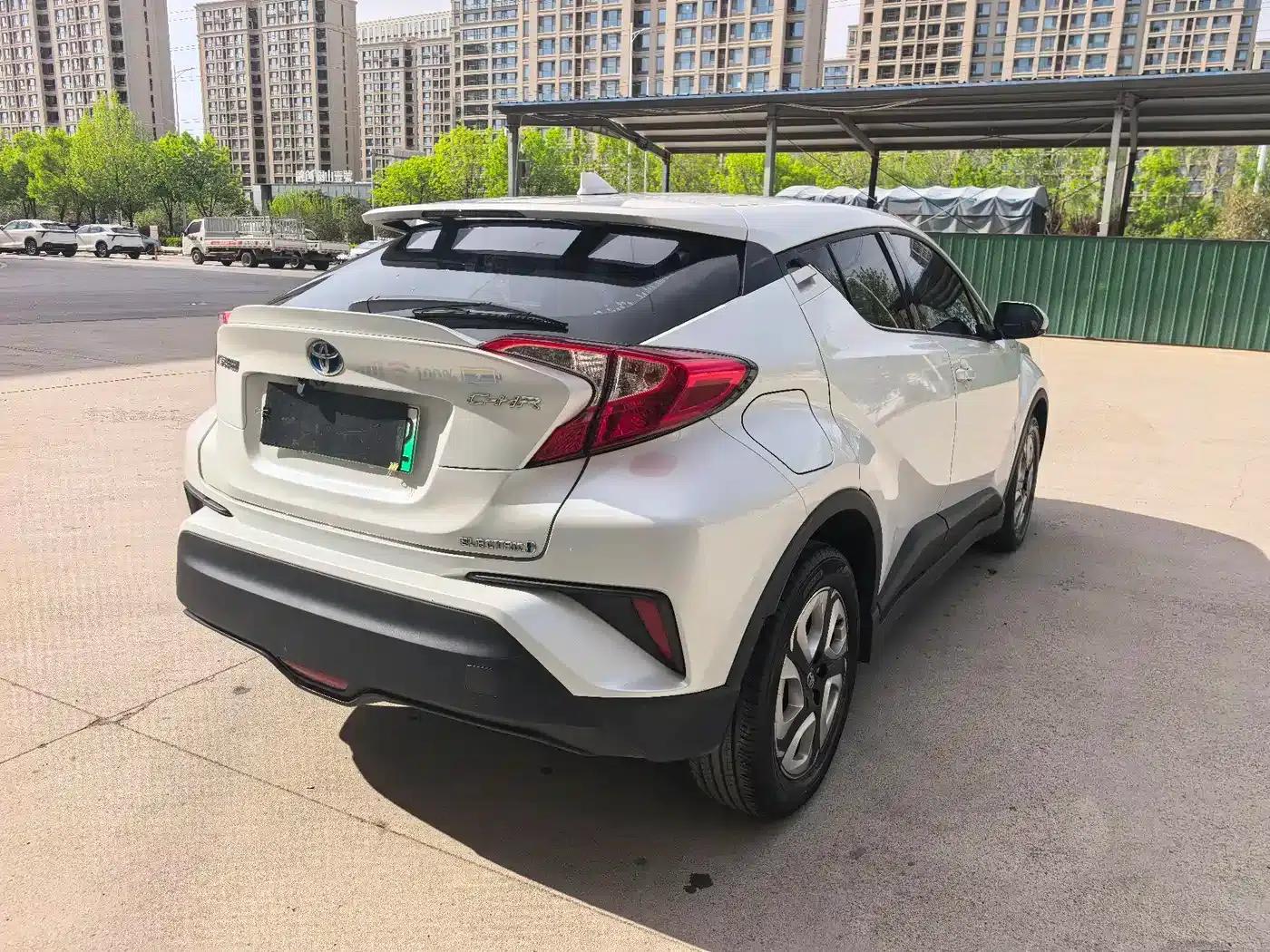 Toyota C-HR EV 2020 Luxury Sunroof Edition — миниатюра 11