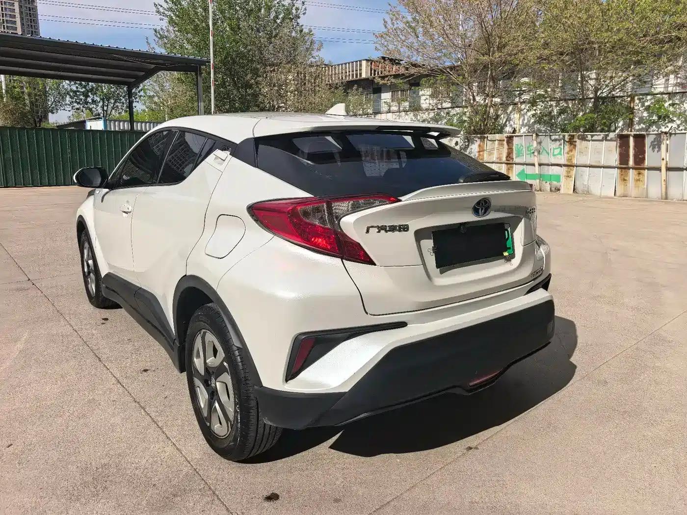 Toyota C-HR EV 2020 Luxury Sunroof Edition — миниатюра 10