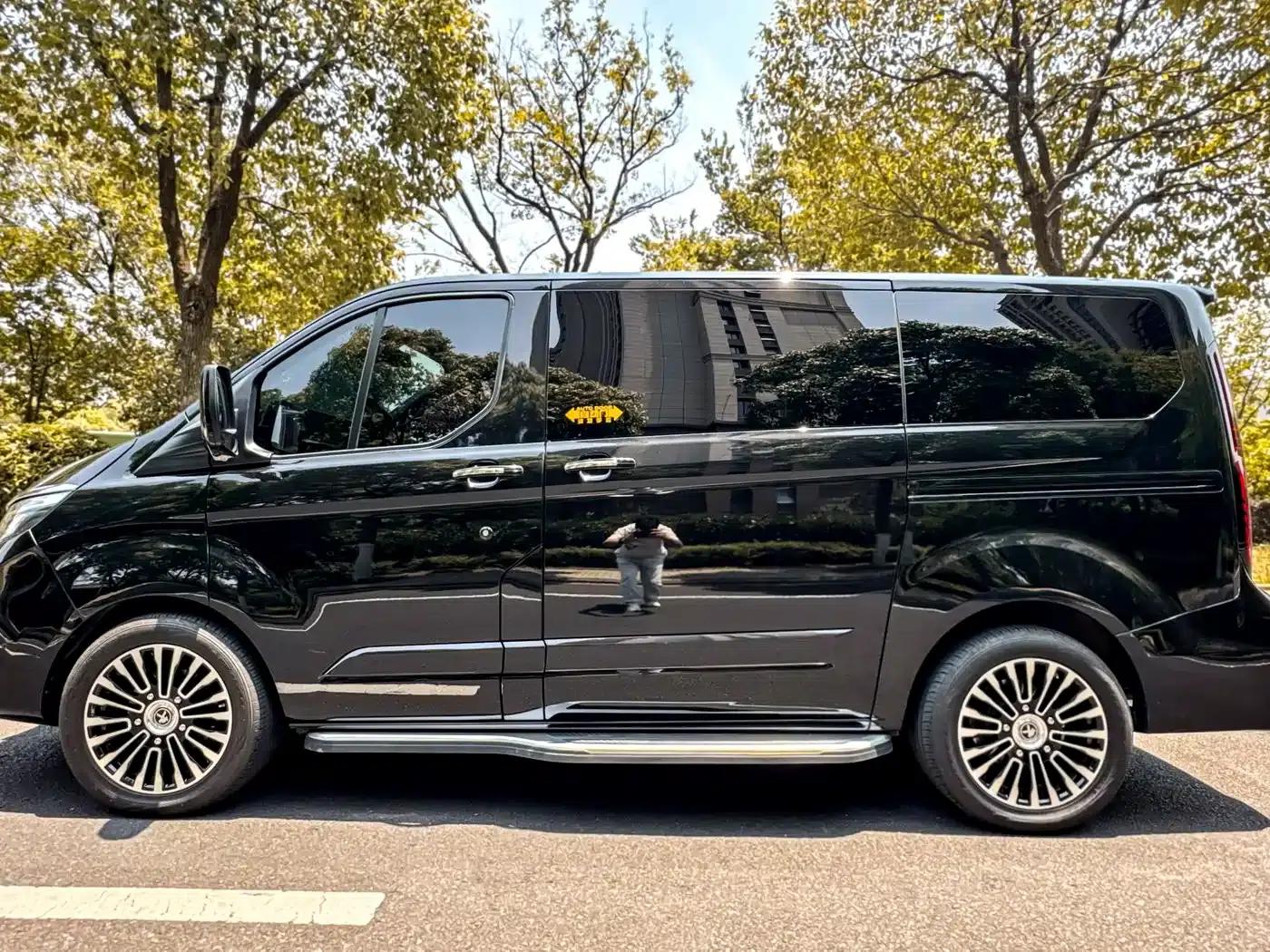 Tourneo 2024 2.0T Automatic Premium Plus Edition — миниатюра 8