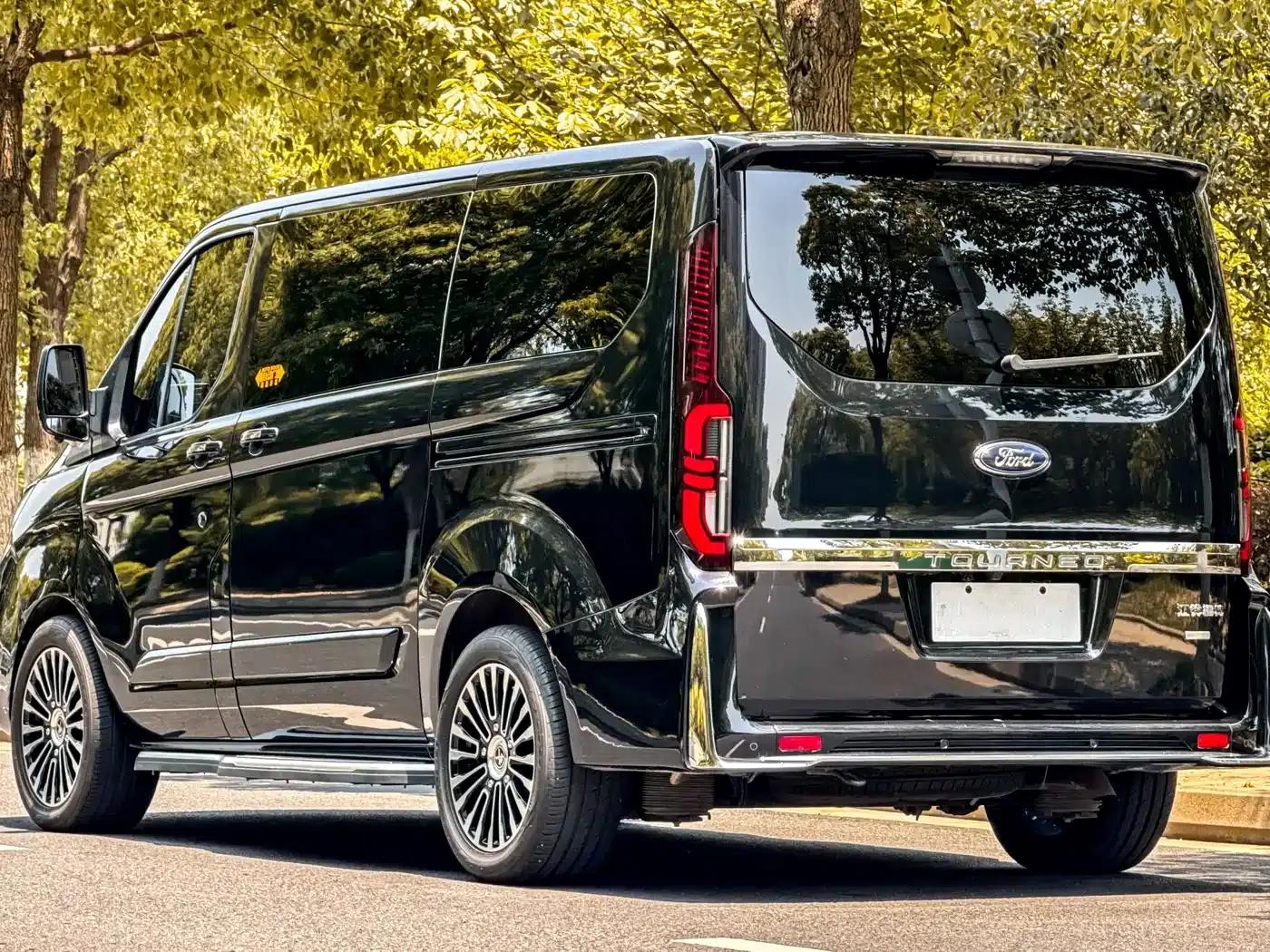Tourneo 2024 2.0T Automatic Premium Plus Edition — миниатюра 9
