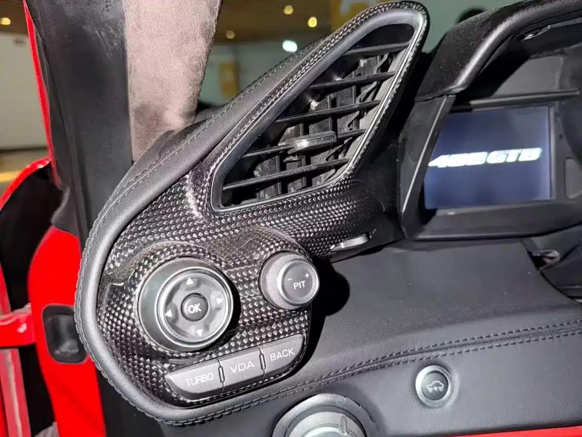 2015 Ferrari 488 GTB — миниатюра 8