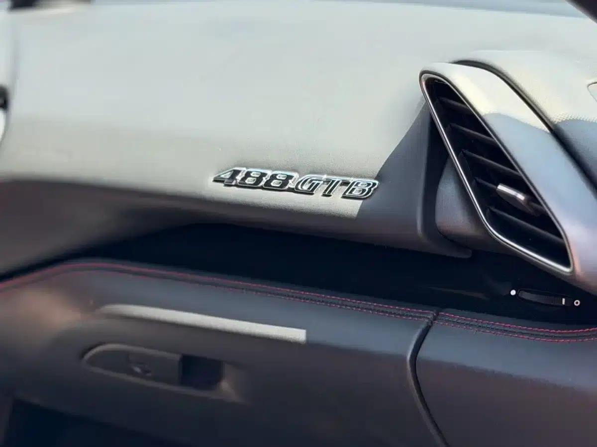 2015 Ferrari 488 GTB — миниатюра 9