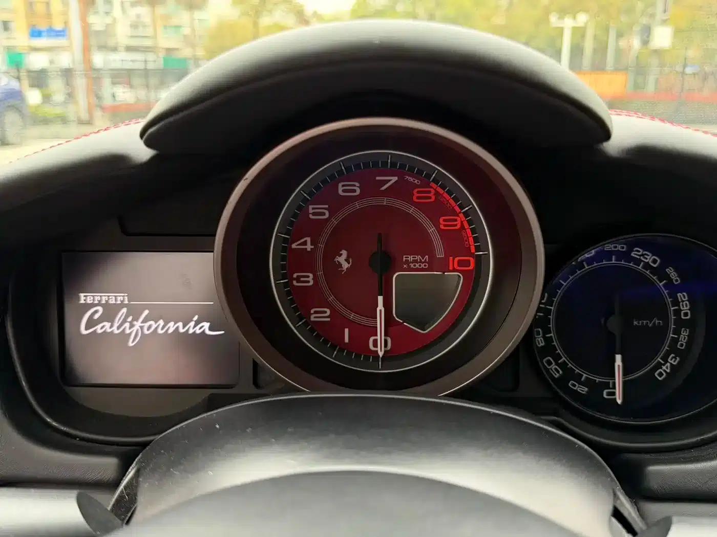 California T 2012 4.3L Standard Model — миниатюра 6