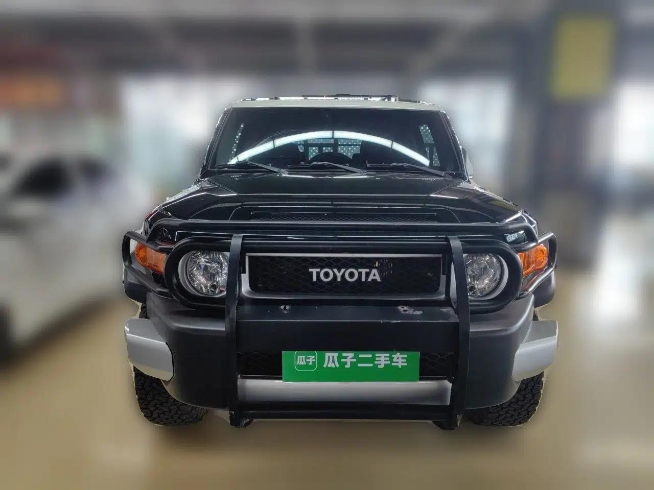 Toyota FJ Cruiser 2011 4.0L — миниатюра 2
