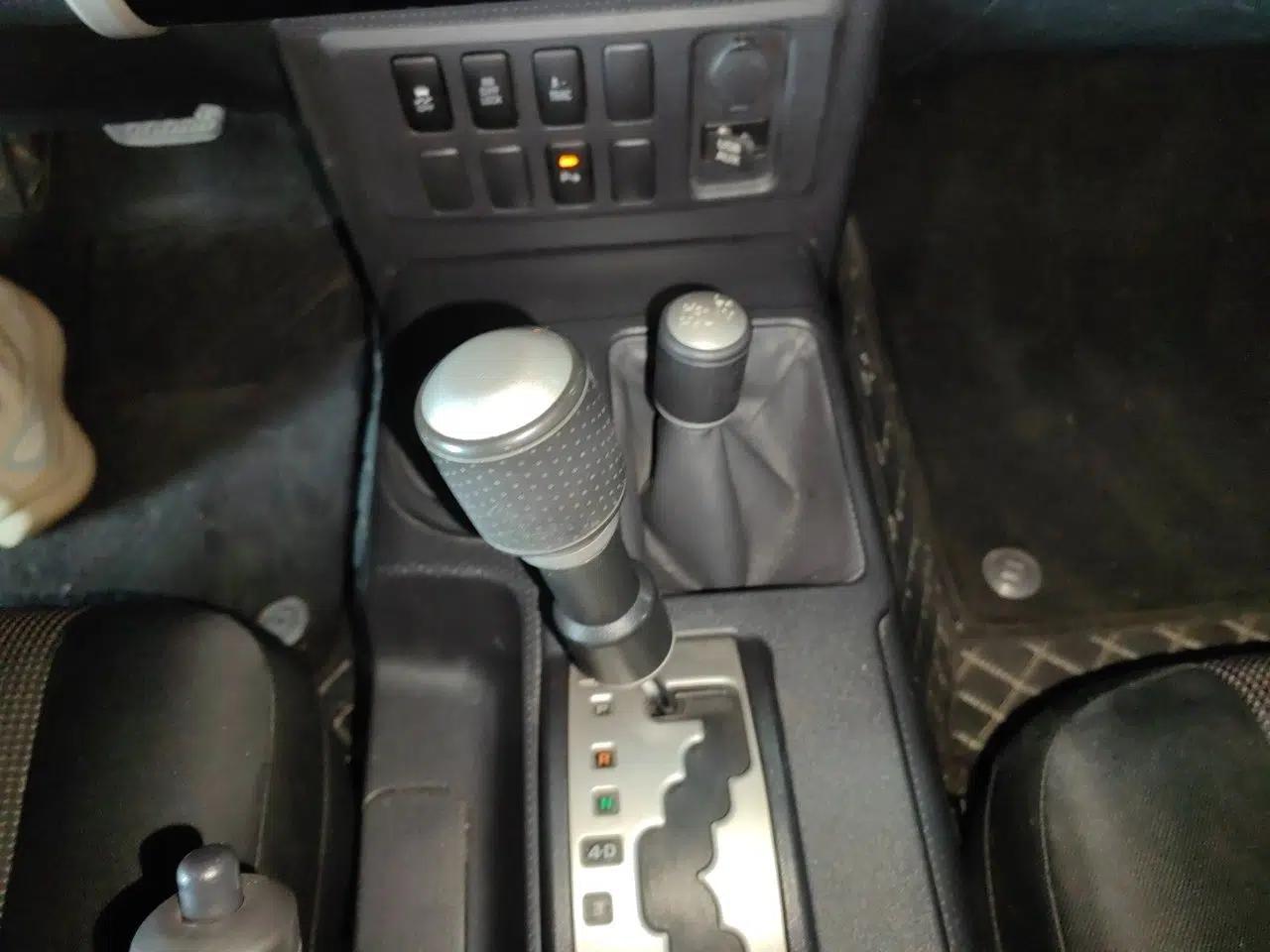 Toyota FJ Cruiser 2011 4.0L — миниатюра 15