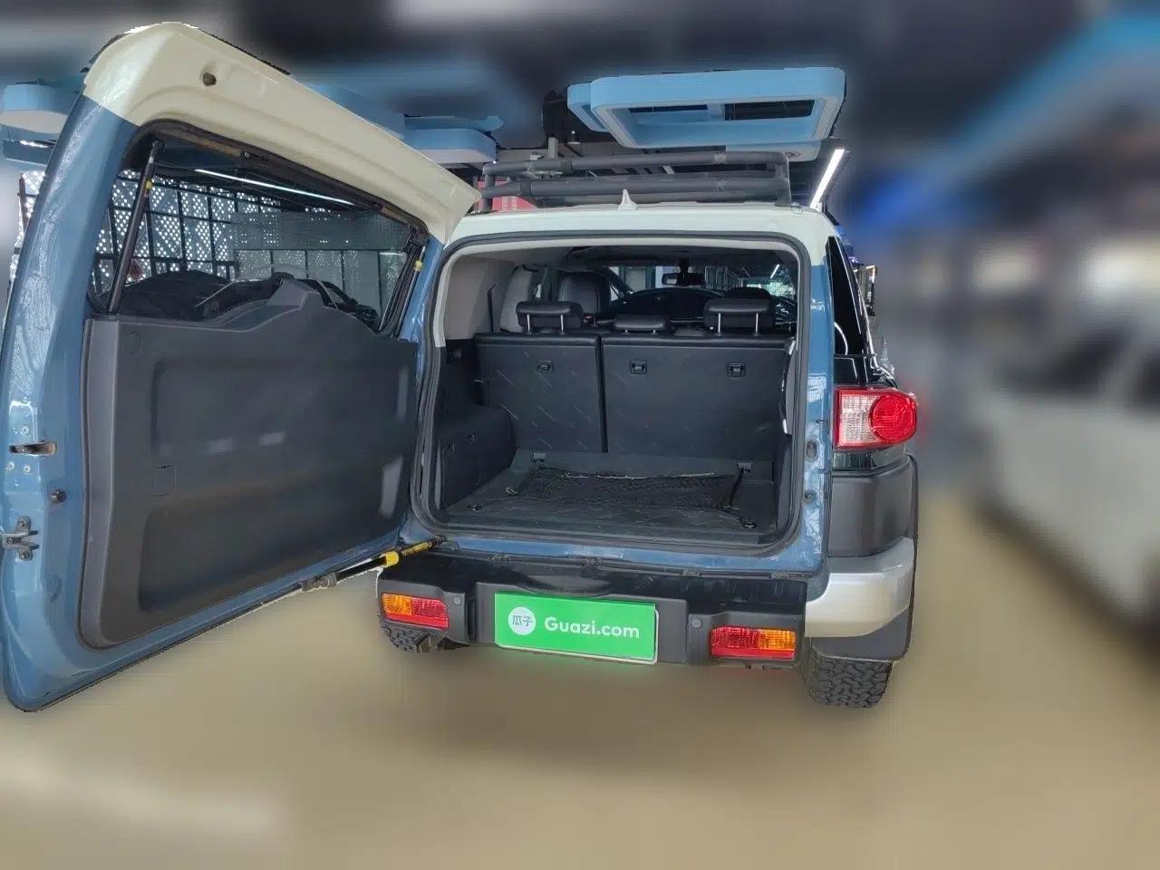 Toyota FJ Cruiser 2011 4.0L — миниатюра 20