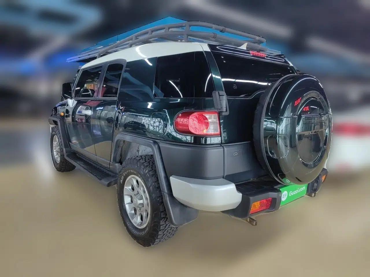 Toyota FJ Cruiser 2011 4.0L — миниатюра 4